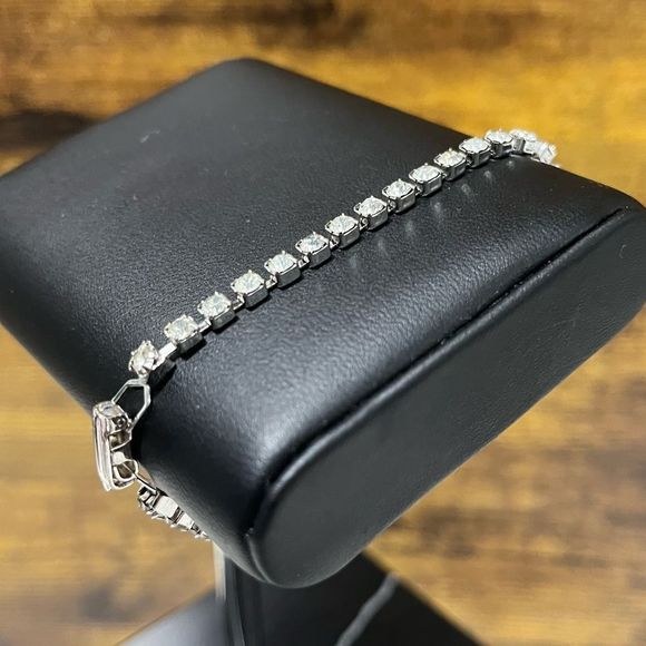 Rhinestone Bracelet - Picture 4 of 12